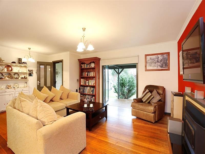 8 Forbes Street, Safety Beach VIC 3936