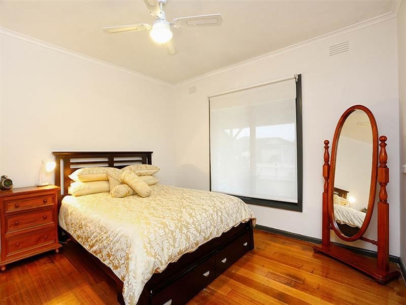 8 Forbes Street, Safety Beach VIC 3936