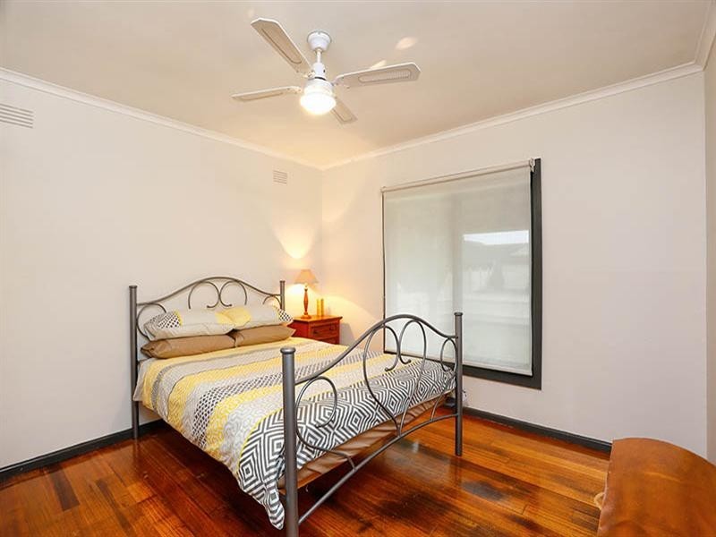 8 Forbes Street, Safety Beach VIC 3936