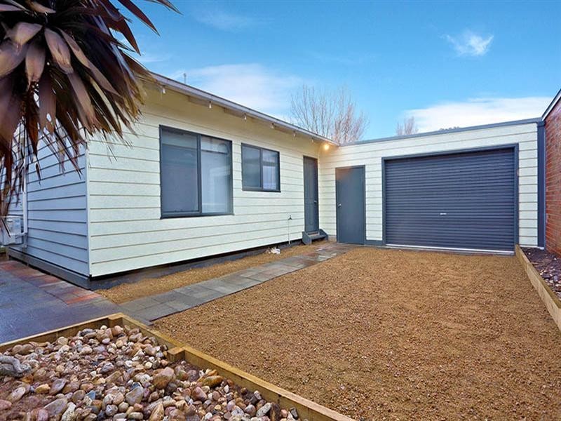 8 Forbes Street, Safety Beach VIC 3936