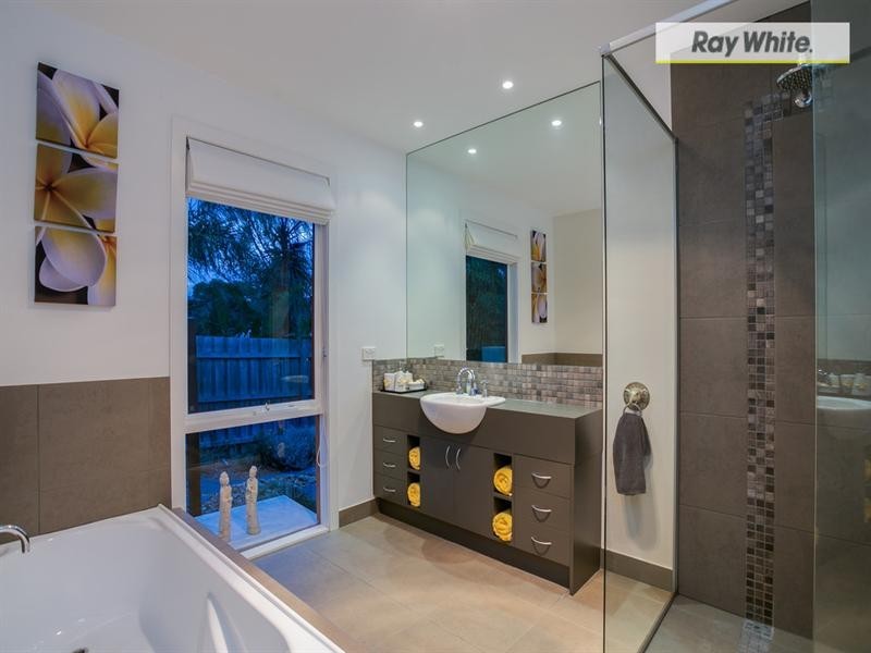 50 Warrain Avenue, Rosebud VIC 3939