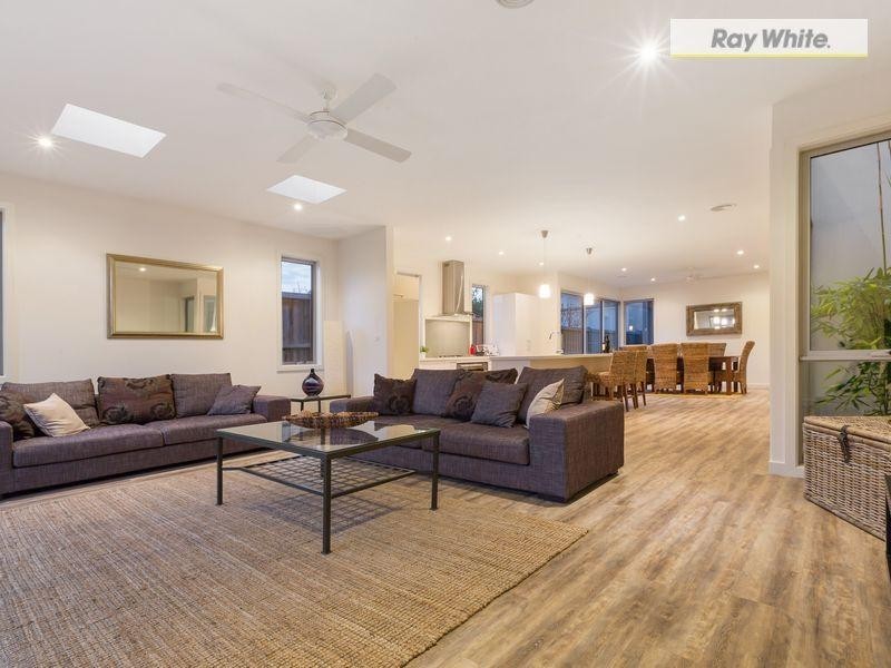 39 Capel Avenue, Rosebud West VIC 3940