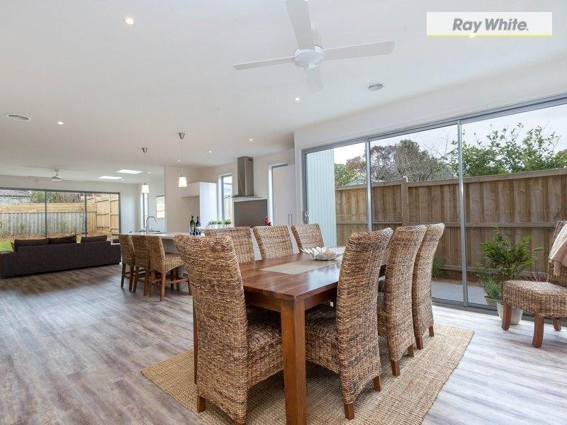 39 Capel Avenue, Rosebud West VIC 3940