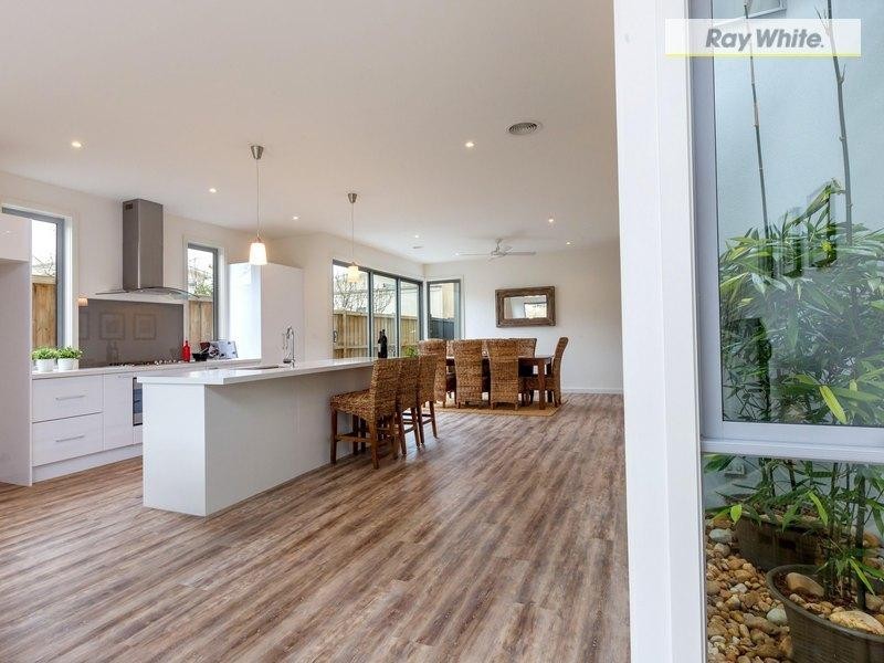 39 Capel Avenue, Rosebud West VIC 3940