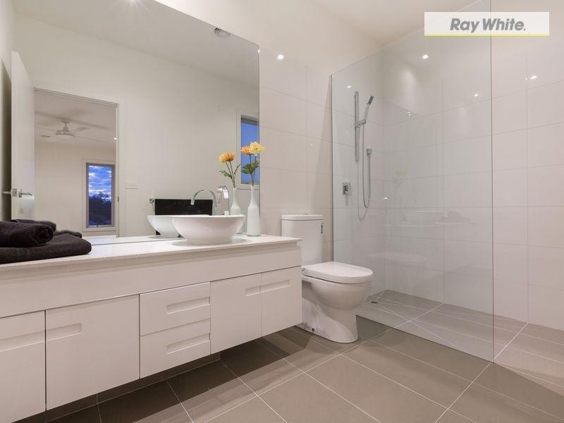 39 Capel Avenue, Rosebud West VIC 3940