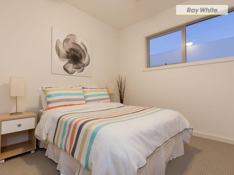 39 Capel Avenue, Rosebud West VIC 3940