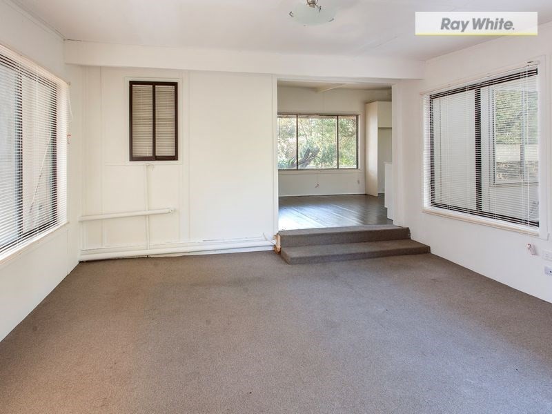 30 Staughton Avenue, Rosebud West VIC 3940