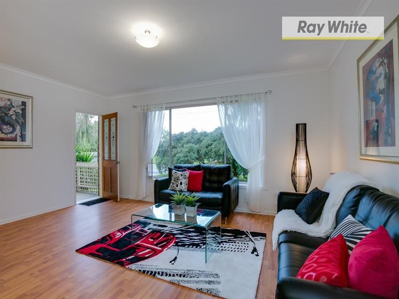 8 Ronlyn Street, Rosebud West VIC 3940