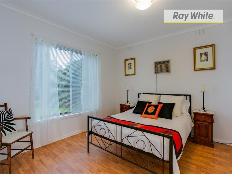 8 Ronlyn Street, Rosebud West VIC 3940