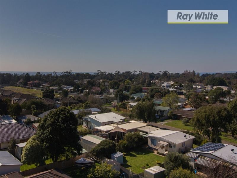 8 Ronlyn Street, Rosebud West VIC 3940