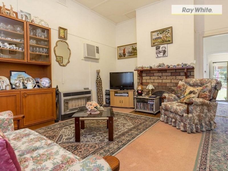 28 Sixth Avenue, Rosebud VIC 3939