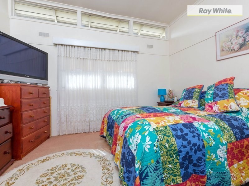 28 Sixth Avenue, Rosebud VIC 3939