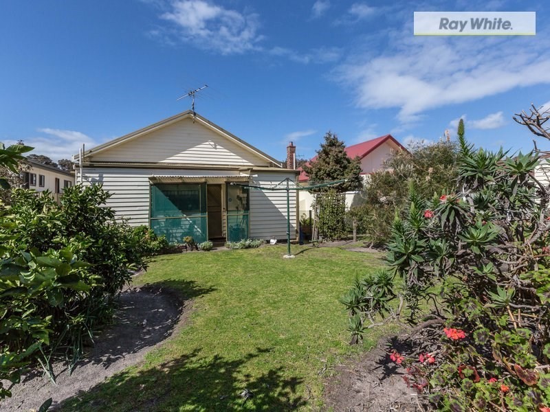 28 Sixth Avenue, Rosebud VIC 3939