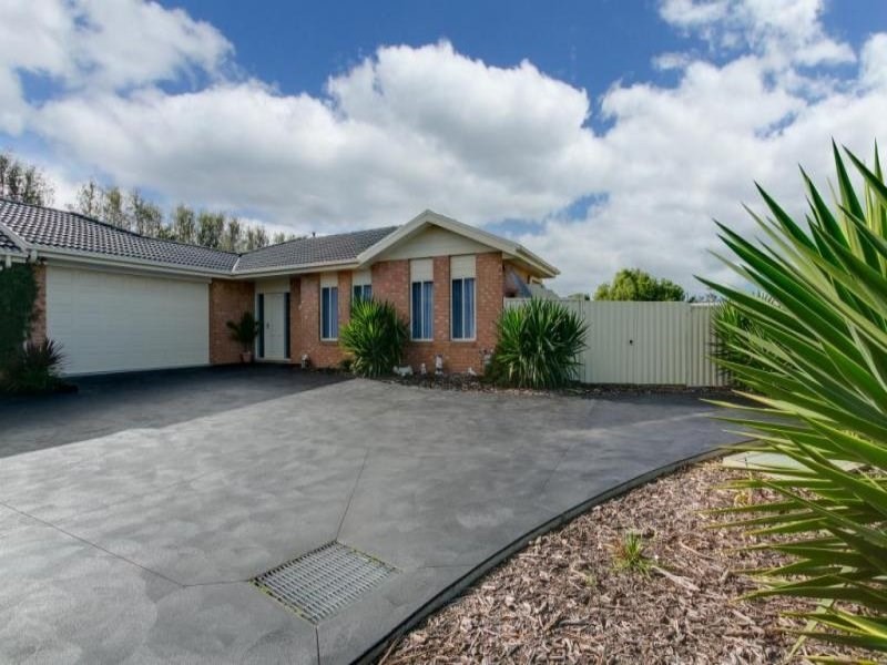 1/8 Dotterel Court, Rosebud West VIC 3940