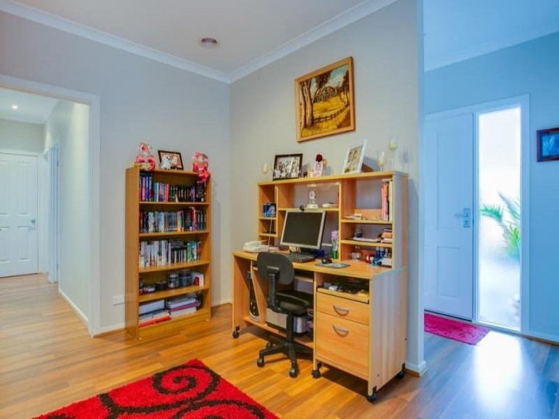 1/8 Dotterel Court, Rosebud West VIC 3940