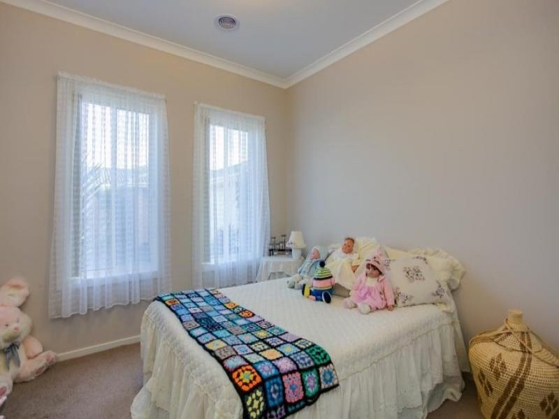 1/8 Dotterel Court, Rosebud West VIC 3940