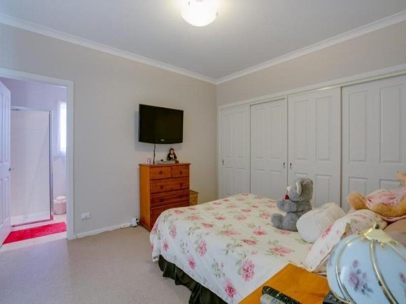 1/8 Dotterel Court, Rosebud West VIC 3940