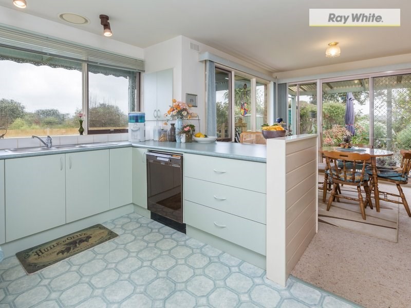 6 Walpole Avenue, Rosebud VIC 3939