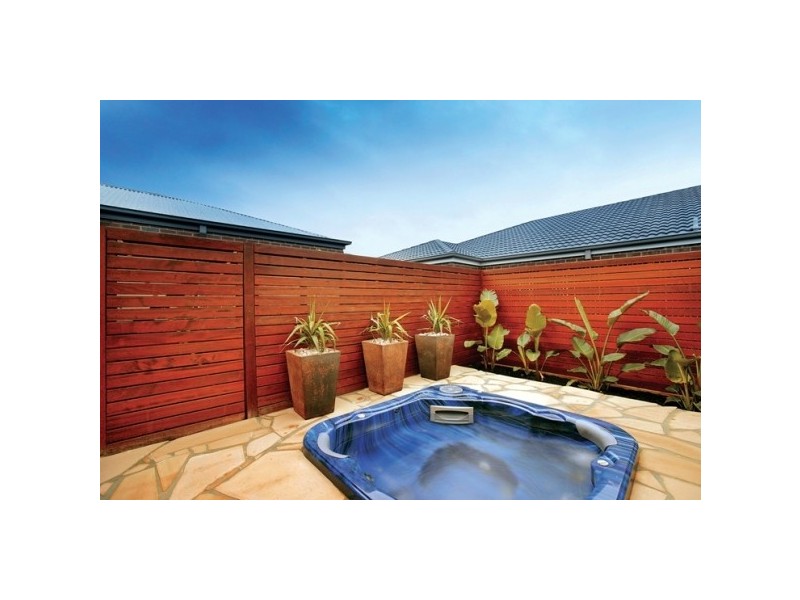 32 Parkedge Circuit, Rosebud VIC 3939