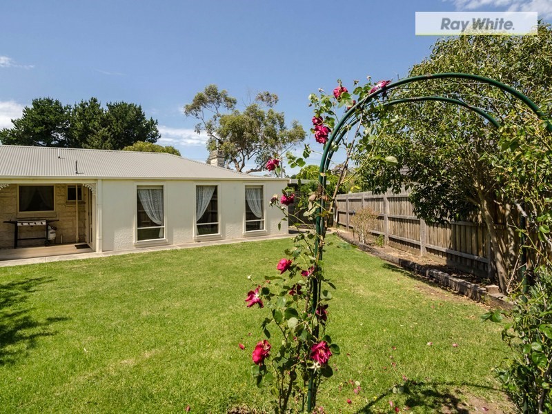 6 Wingara Drive, Rosebud West VIC 3940