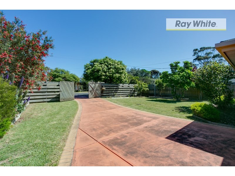 2 McAlpin Street, Tootgarook VIC 3941