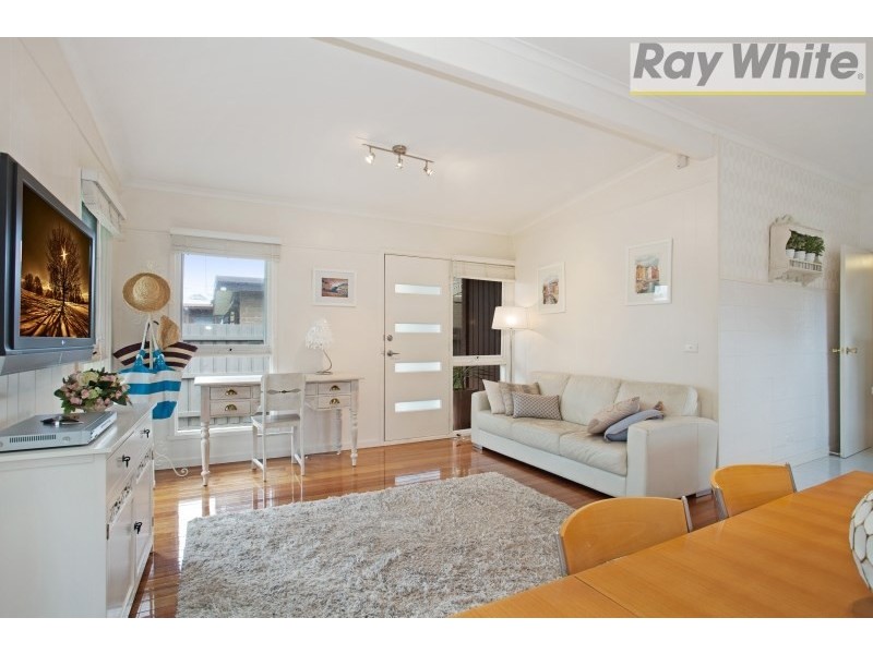 203 Eighth Avenue, Rosebud VIC 3939