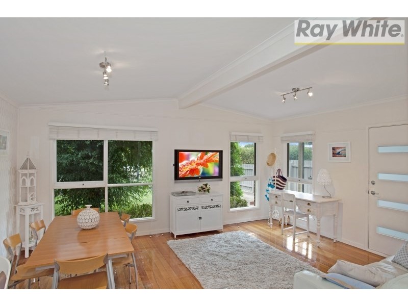 203 Eighth Avenue, Rosebud VIC 3939