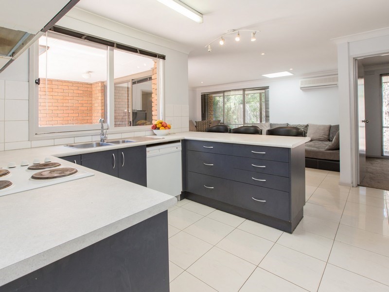 23 Leura Crescent, Rosebud VIC 3939