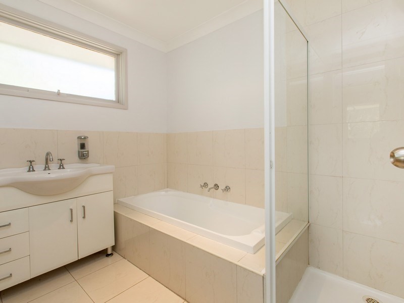 23 Leura Crescent, Rosebud VIC 3939