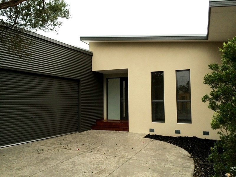 19 Staughton Avenue, Rosebud West VIC 3940