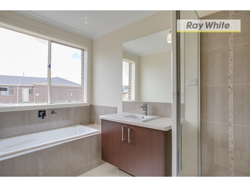 18 Corsair Ridge, Rosebud West VIC 3940
