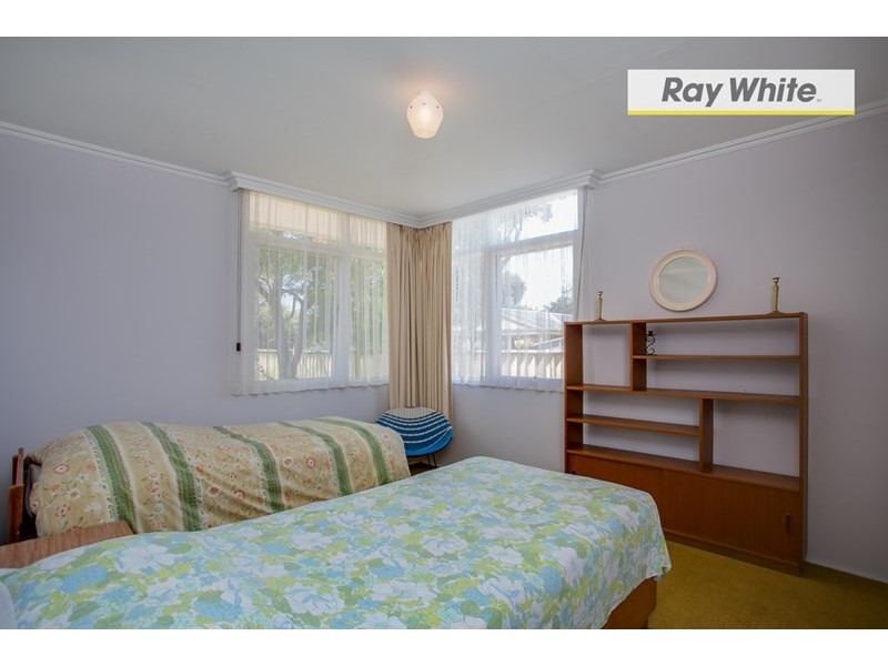 16 Boronia Avenue, Rosebud West VIC 3940