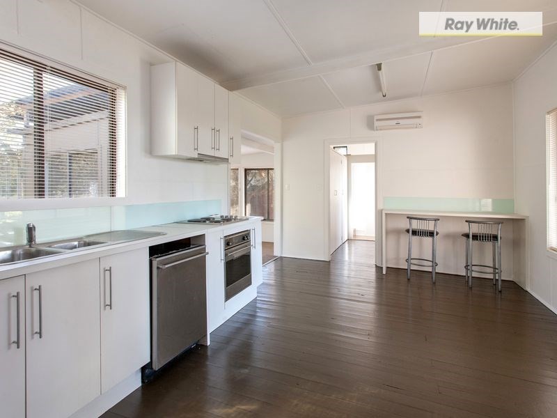 30 Staughton Avenue, Rosebud West VIC 3940