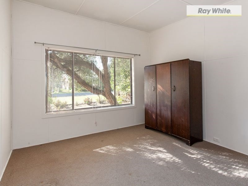 30 Staughton Avenue, Rosebud West VIC 3940