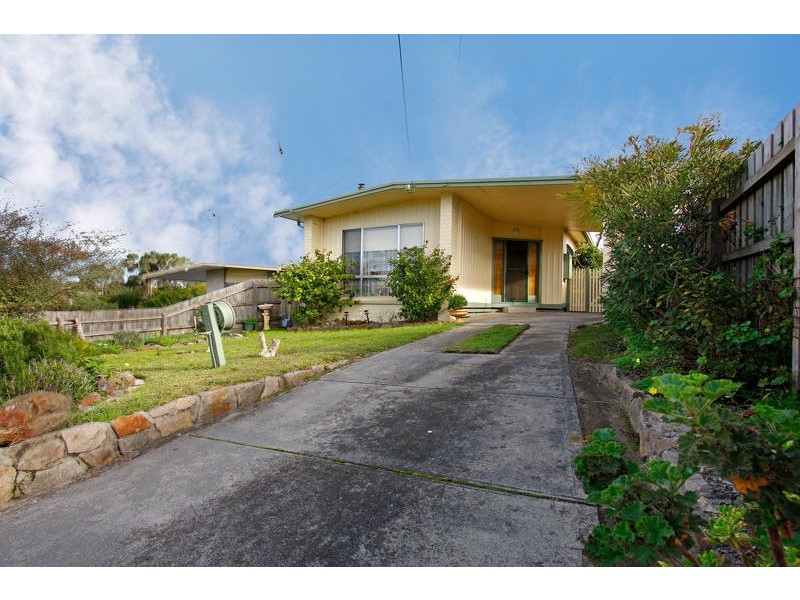 200 Ninth Avenue South, Rosebud VIC 3939