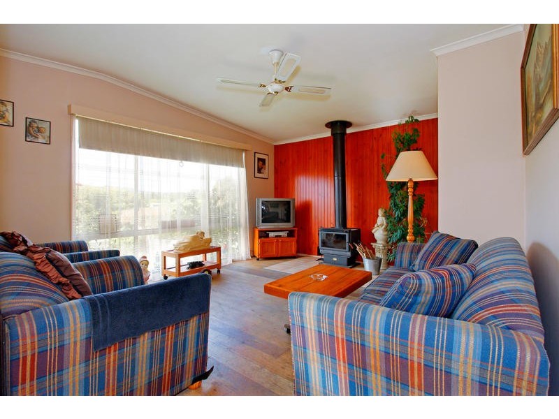 200 Ninth Avenue South, Rosebud VIC 3939