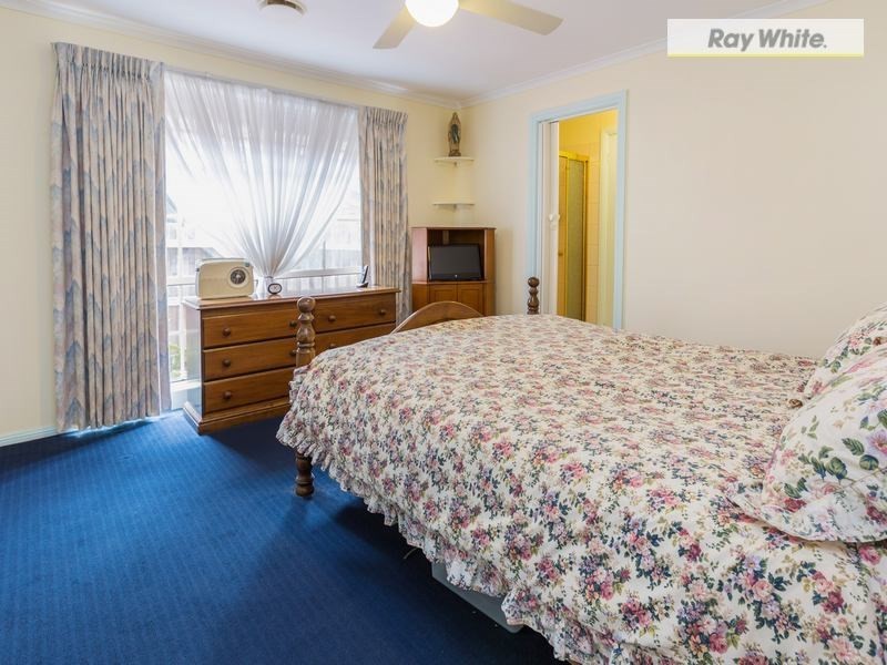 123 Fifth Avenue, Rosebud VIC 3939