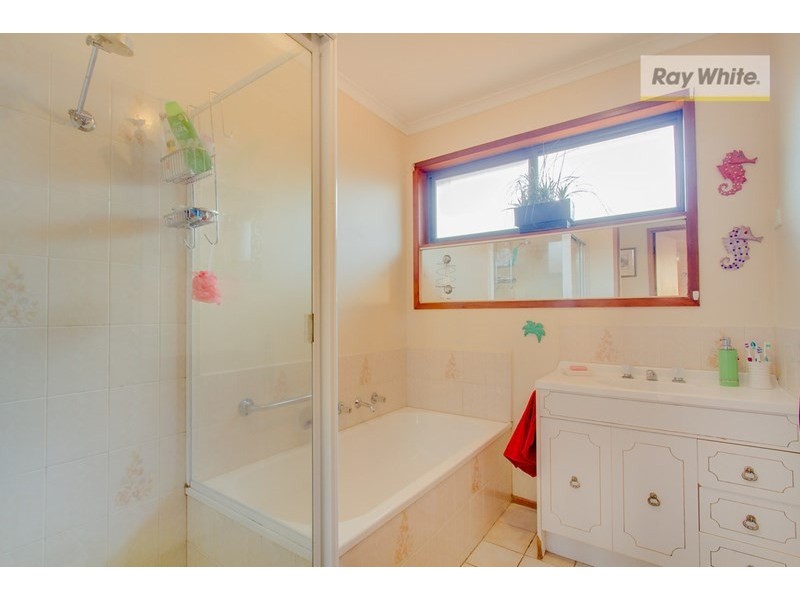 170 Eighth Avenue, Rosebud VIC 3939