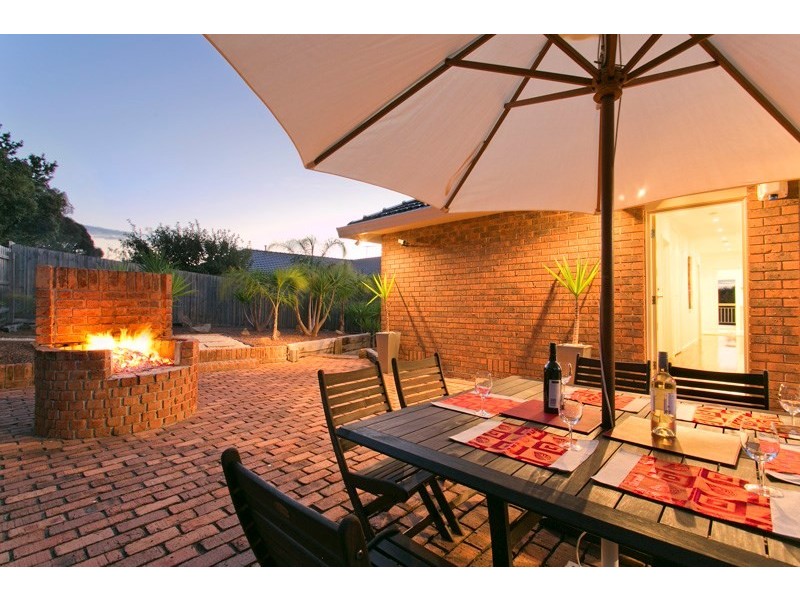17 Deighton Drive, Rosebud VIC 3939