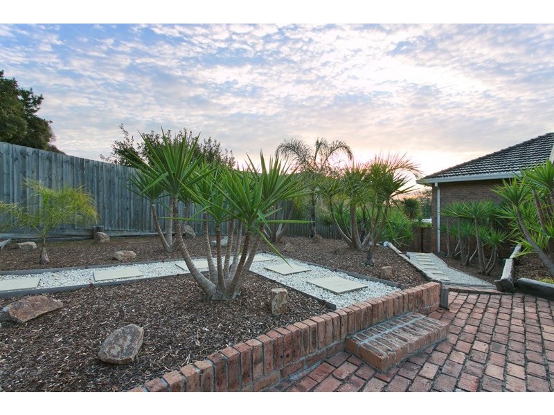17 Deighton Drive, Rosebud VIC 3939