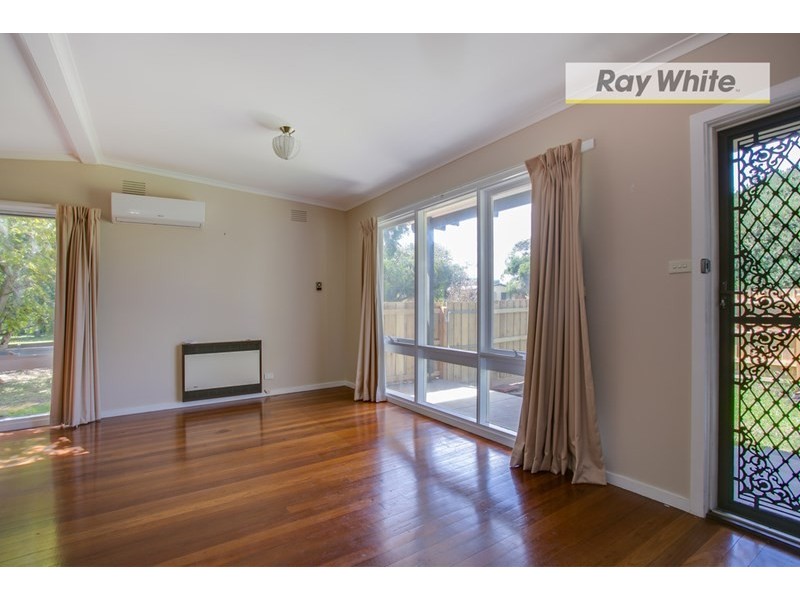 35 Moorfield Avenue, Rosebud VIC 3939