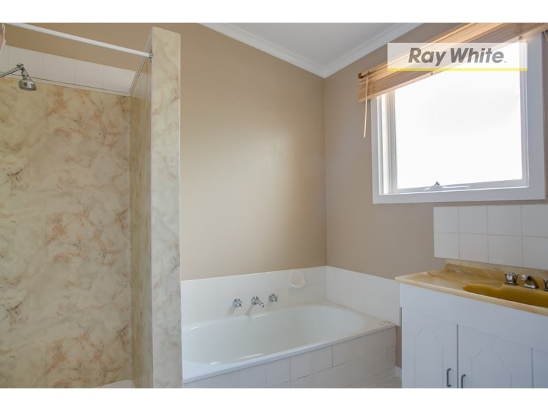 35 Moorfield Avenue, Rosebud VIC 3939