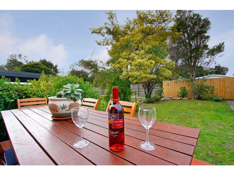77 Sixth Avenue, Rosebud VIC 3939