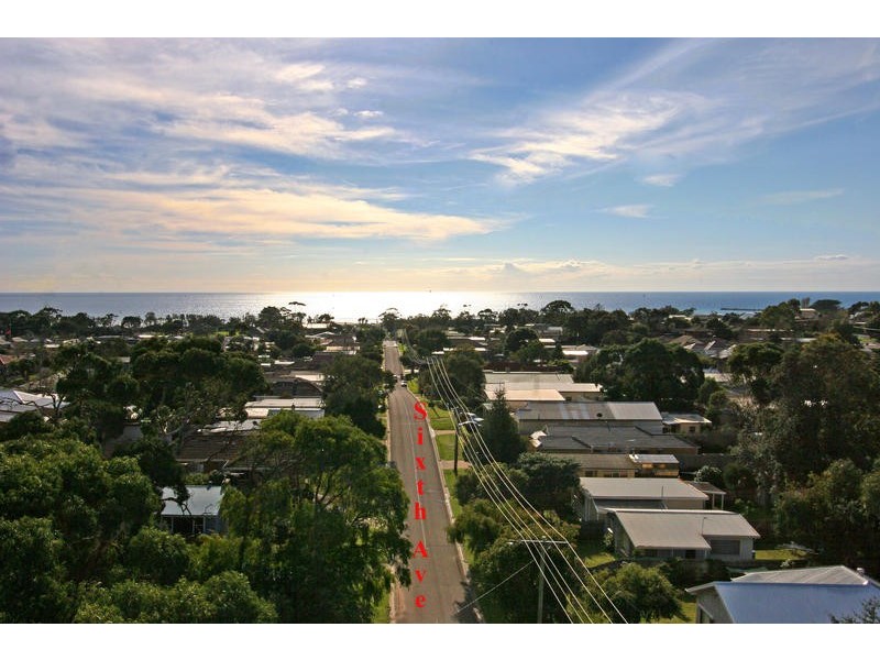 77 Sixth Avenue, Rosebud VIC 3939