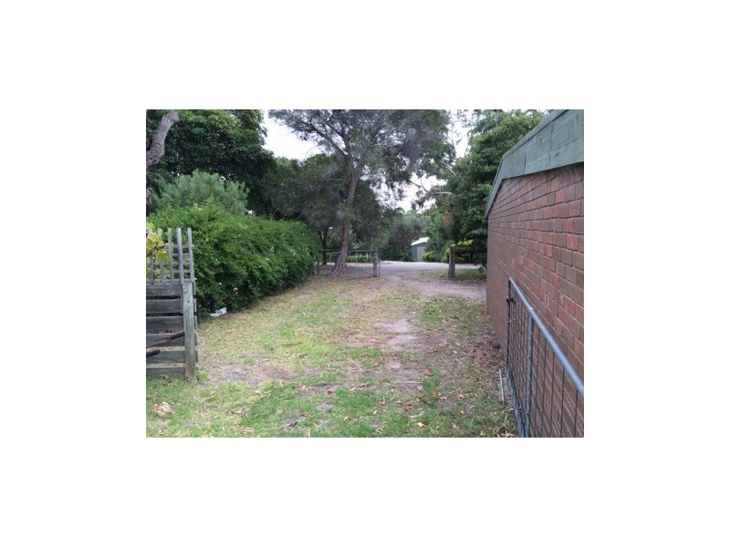 126 Elizabeth Drive, Rosebud VIC 3939