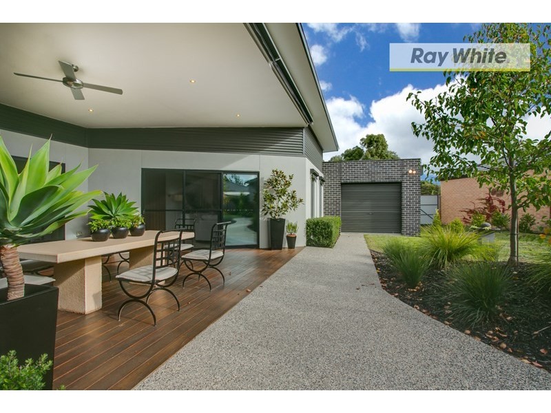 5 Wallaby Drive, Rosebud VIC 3939