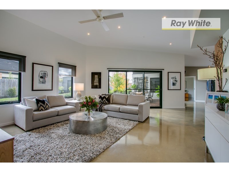 5 Wallaby Drive, Rosebud VIC 3939