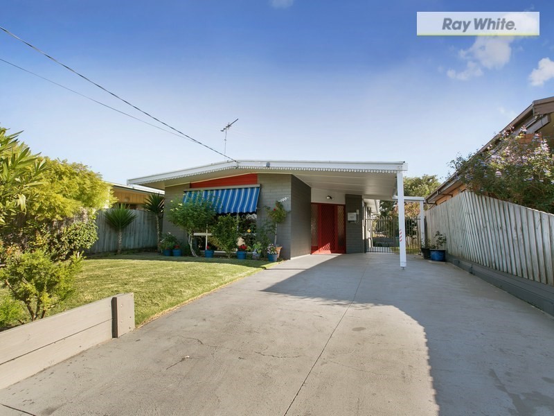 198 Ninth Avenue, Rosebud VIC 3939