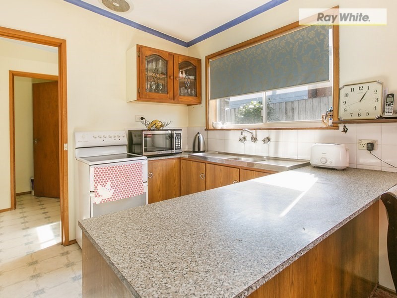 198 Ninth Avenue, Rosebud VIC 3939