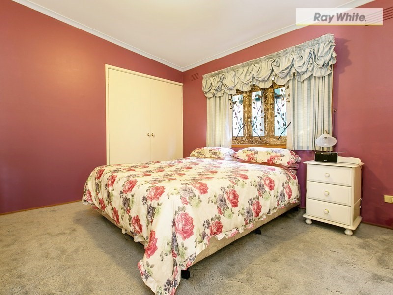 198 Ninth Avenue, Rosebud VIC 3939